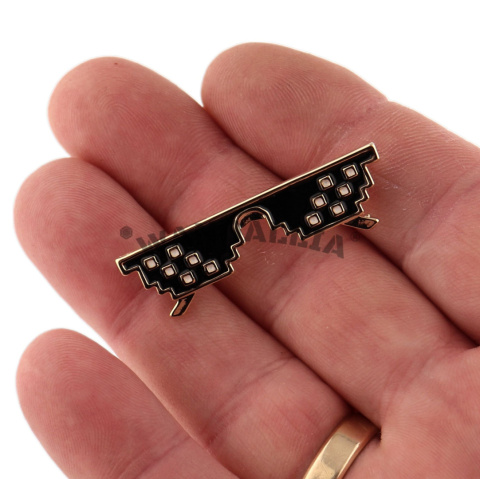 WANDALLIA Broszka Okulary Thug Life Tematyczna Przypinka Złota BRO-RZCZ-3